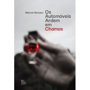 Os-automoveis-ardem-em-chamas