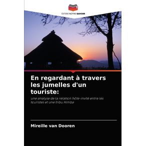 En-regardant-a-travers-les-jumelles-dun-touriste